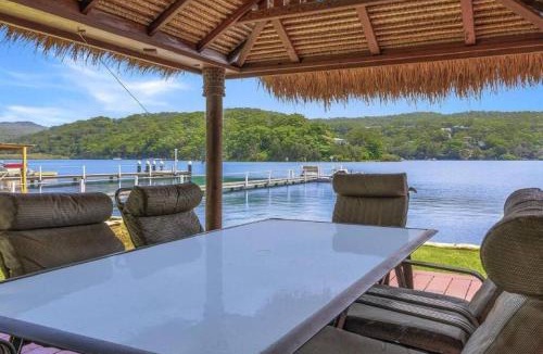 Woy Woy Apartment | Tranquility with Spa & Jetty