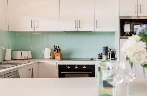 Woy Woy Apartment | Tranquility with Spa & Jetty