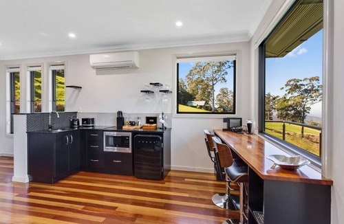 Ravensbourne Ski Chalet | Tranquillity Studio at Ravensbourne Escape