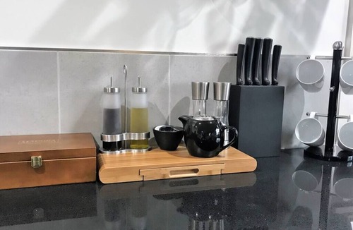 Ravensbourne Ski Chalet | Tranquillity Studio at Ravensbourne Escape