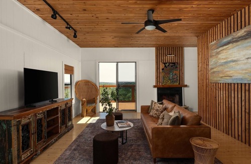 Dripping Springs Other | Tranquilo - Dripping Springs Farmhouse w. Heated Saltwater Pool, Sauna & Hot Tub