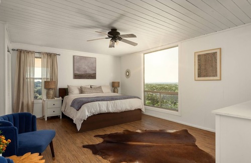 Dripping Springs Other | Tranquilo - Dripping Springs Farmhouse w. Heated Saltwater Pool, Sauna & Hot Tub