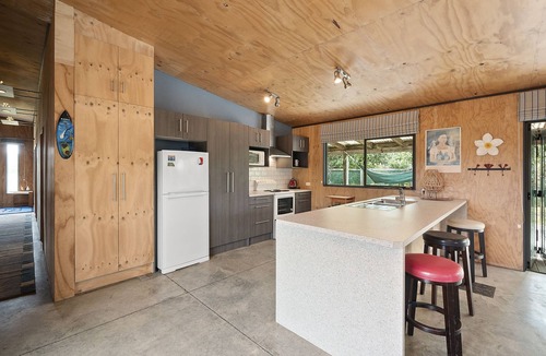 Waikawa Beach House | Tranquilo - Waikawa Beach Holiday Home