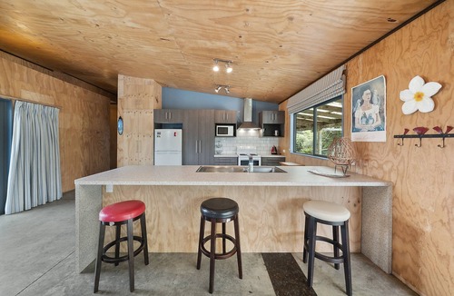 Waikawa Beach House | Tranquilo - Waikawa Beach Holiday Home