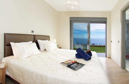 Karavados Villa | Trapezaki Bay View