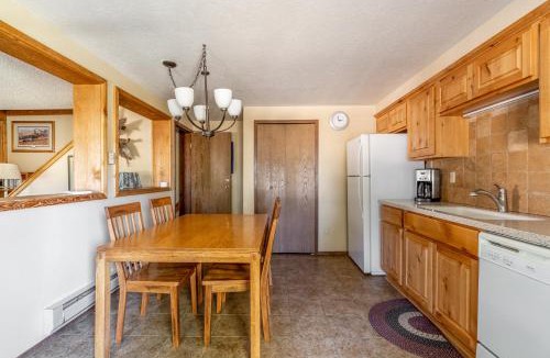 West Yellowstone House | Trapper 8