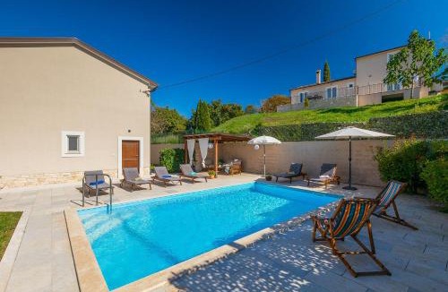 Beram House | Traumhafte Finca mit Tischtennis, Spielplatz, Basketballplatz, Privatpool, Outdoor-Kueche