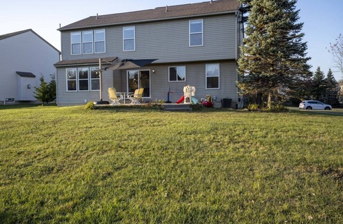 Whittaker House | Travelbugs - 15 min to A2