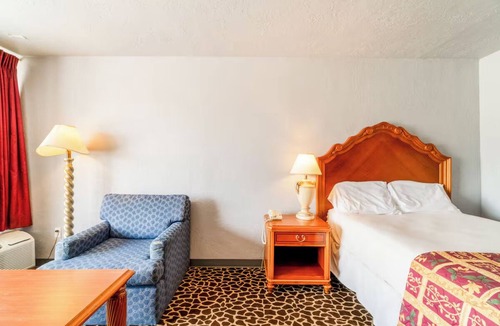 Lawton Hotel | Travel-Friendly Room Near Cameron University – Relax in Comfort