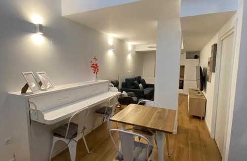 Penya-roja Apartment | Travel Habitat Alameda Suites.