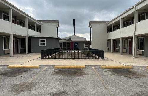 West San Antonio Hotel | Travel Inn lackland Sea World