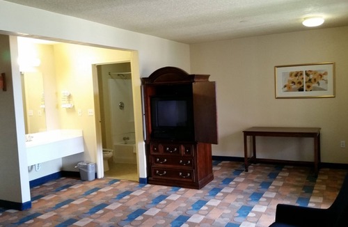 North Meadows Hotel | Travel Inn Motel