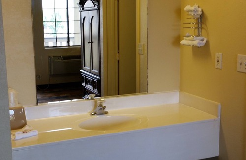 North Meadows Hotel | Travel Inn Motel