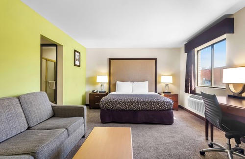 Miner Hotel | Travel Inn & Suites - Sikeston/Miner (i-55 Exit-67)