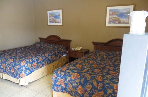 El Campo Hotel | Travel Inn & Suites