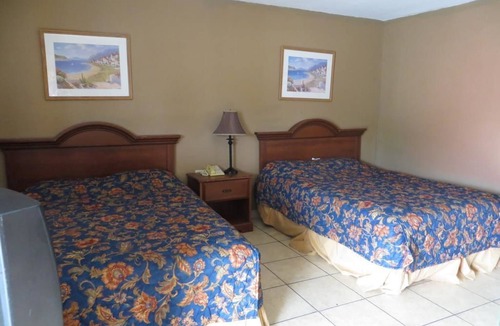 El Campo Hotel | Travel Inn & Suites