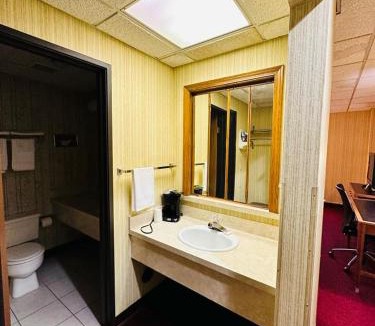 Emporia Hotel | Travel Inn & Suites