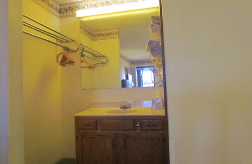 Frankfort Hotel | Travel Inn & Suites