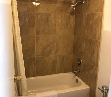 Broadview Hotel | Travel Inn