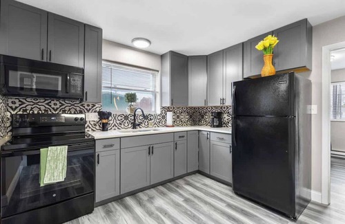 Tower Grove South Apartment | Travel Nurse 1BR · 3 mi SSM SLU · Pet-Friendly · Long Stays