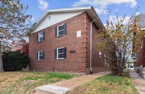 Tower Grove South Apartment | Travel Nurse 1BR · 3 mi SSM SLU · Pet-Friendly · Long Stays