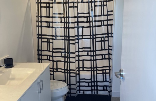 Midtown Condo | Travel nurse dream