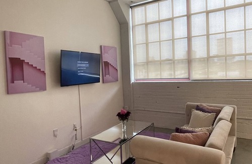 Midtown Apartment | Travel nurse dream