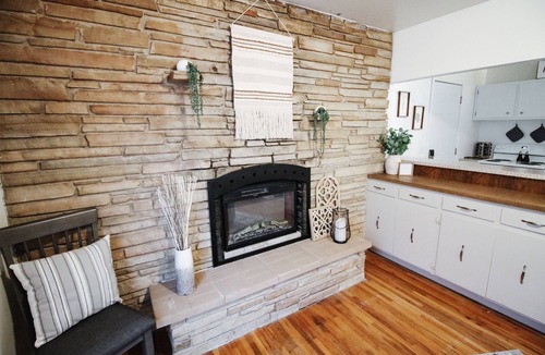Wichita House | Travel Nurse Oasis W/Home Gym + Washer and Dryer!