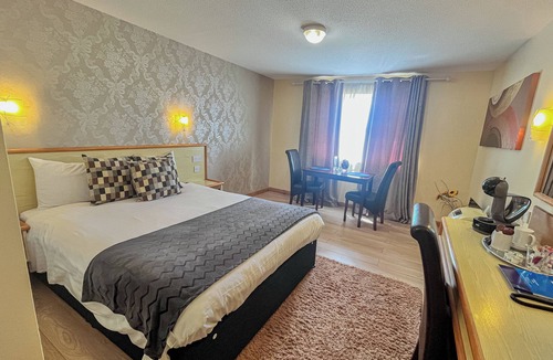 Desborough Hotel | Travel Plaza Hotel