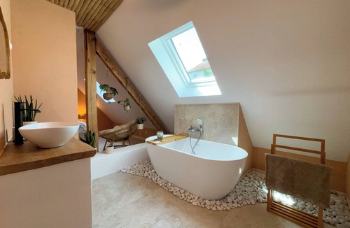 Sarreguemines Apartment | Travel to Bali - Peaceful and relaxing