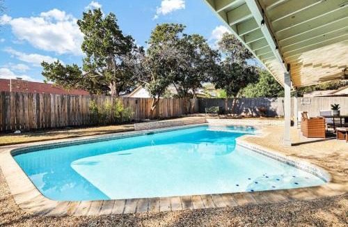 North Central Thousand Oaks House | Traveler's Delight: Grand Expedition Home (SAT)