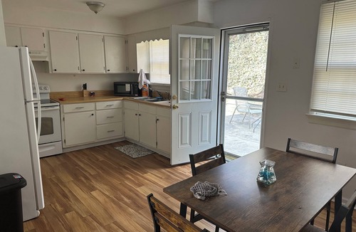 Roanoke House | Traveler's Dream A