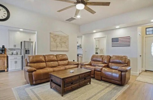 Edmond House | Traveler's House