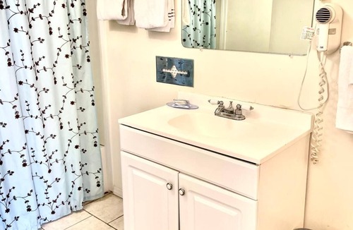 Olney Hotel | Traveler's Inn Motel