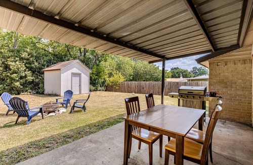 Euless House | Traveler's Landing-Near DFW, ATT & Globe Life!