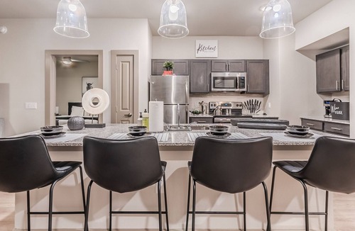 Farmers Branch Apartment | Traveler's Paradise Lux Apt w/ Backyard + more!