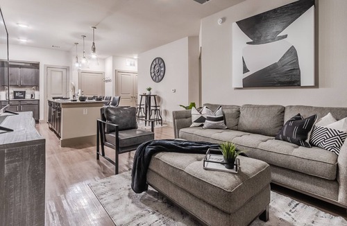 Farmers Branch Apartment | Traveler's Paradise Lux Apt w/ Backyard + more!