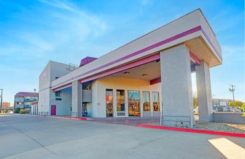 Wichita Falls Hotel | Travelers inn by OYO Wichita Falls