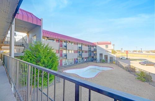 Wichita Falls Hotel | Travelers inn by OYO Wichita Falls