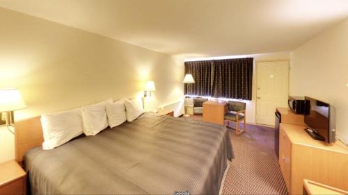 Cannifton Hotel | Travelers Inn