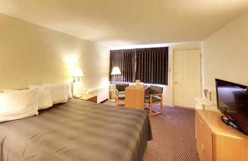 Cannifton Hotel | Travelers Inn
