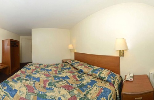Cannifton Hotel | Travelers Inn