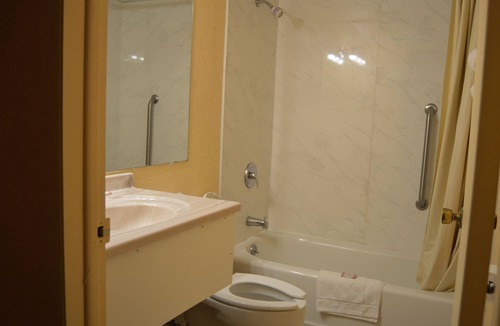 Dayton Hotel | Travelers Inn