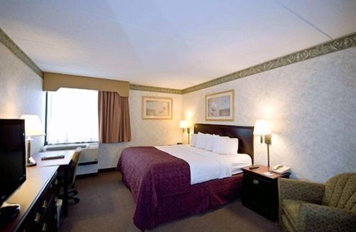 Town of Sharon Hotel | Travelers Inn