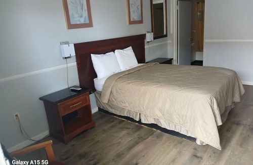 Valdosta Hotel | Travelers Inn