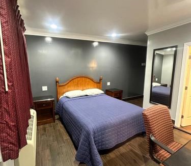 West Sacramento Hotel | Travelers INN