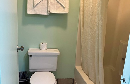 Winston - Salem Hotel | Travelers Inn