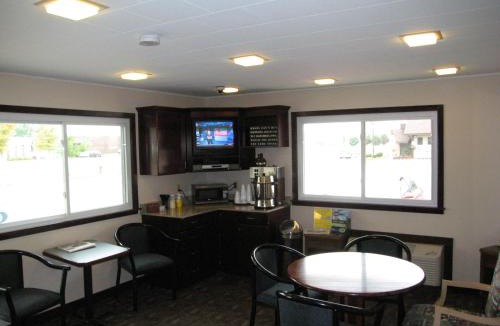 Marshall Hotel | Travelers Lodge Marshall