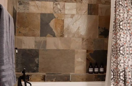 Palestine House | Traveler’s Oasis- Luxury Historic Loft w/Terrace