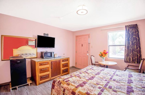 El Paso Hotel | Traveling Solo? Budget Queen Room Near Carolina Park – No-Stress Rooms
